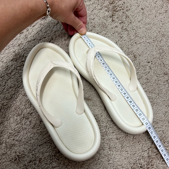 FARM Rio Cream Sandals - Picture 5 of 10